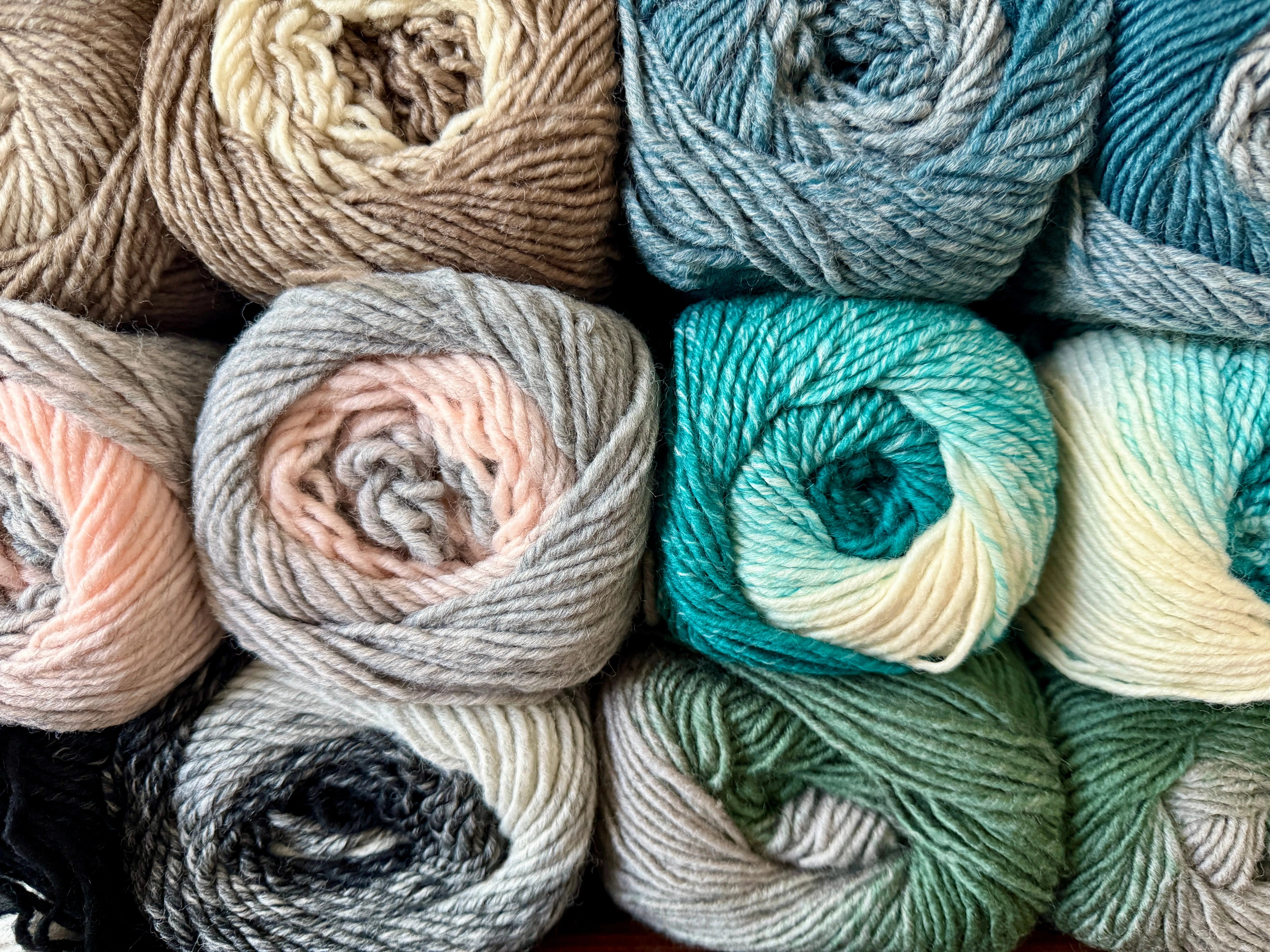 Lion Brand - Scarfie (Bulky Weight)