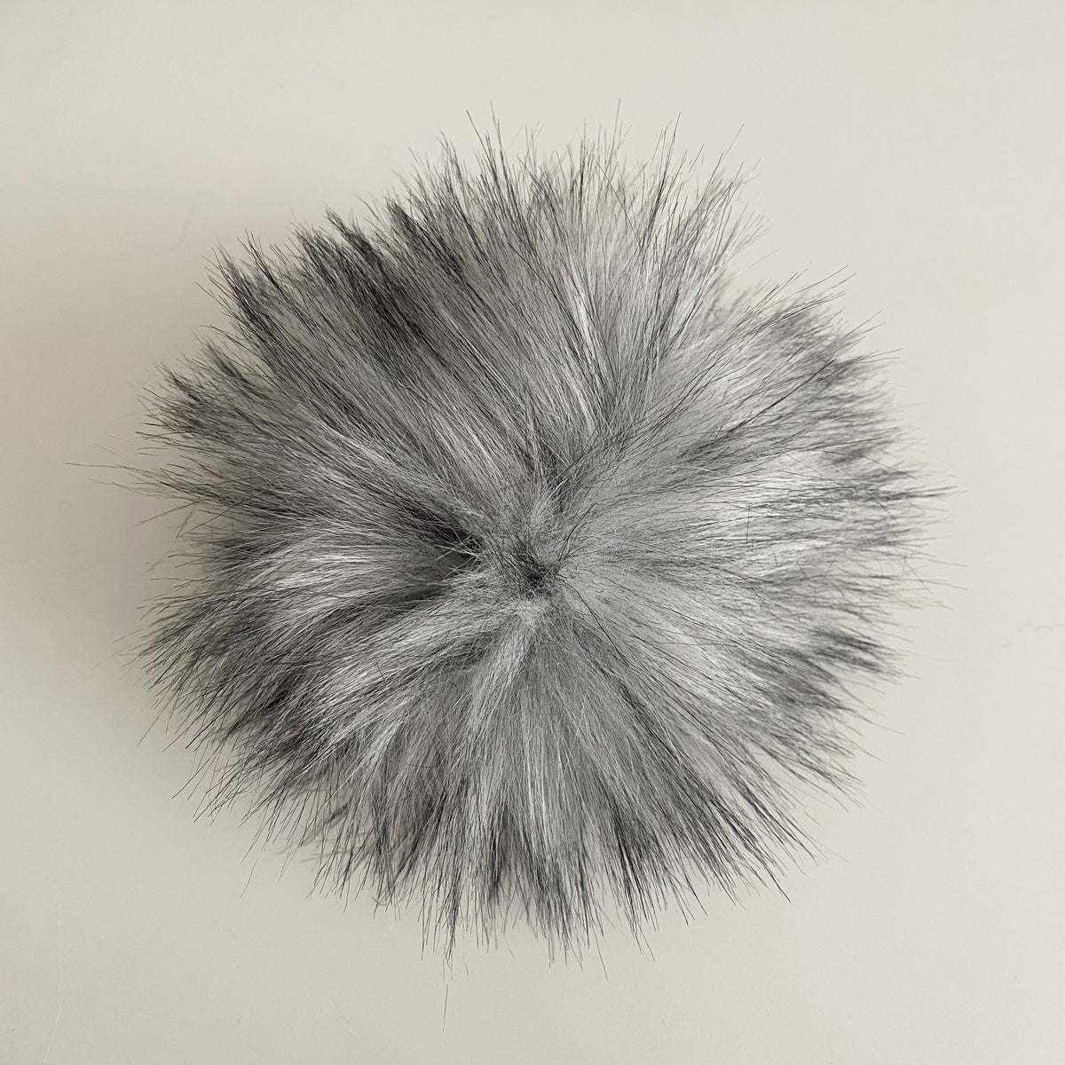 Faux Fur POM POMS, 11cm, UNICORN