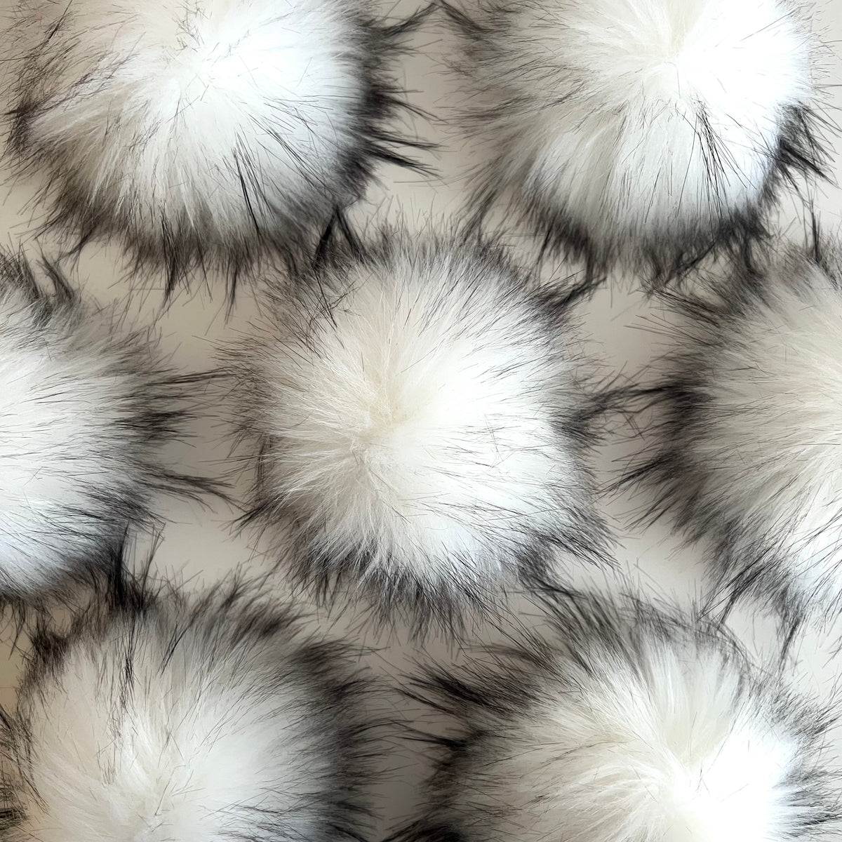 Silver Fox Faux Fur Pom Pom. Grey Faux Fur Pompom. Faux Fur Pompoms for Hats.  Sew on Pom Pom. Tie on Pom Pom. Grey Faux Fur. Grey Hat Pompom -   Denmark