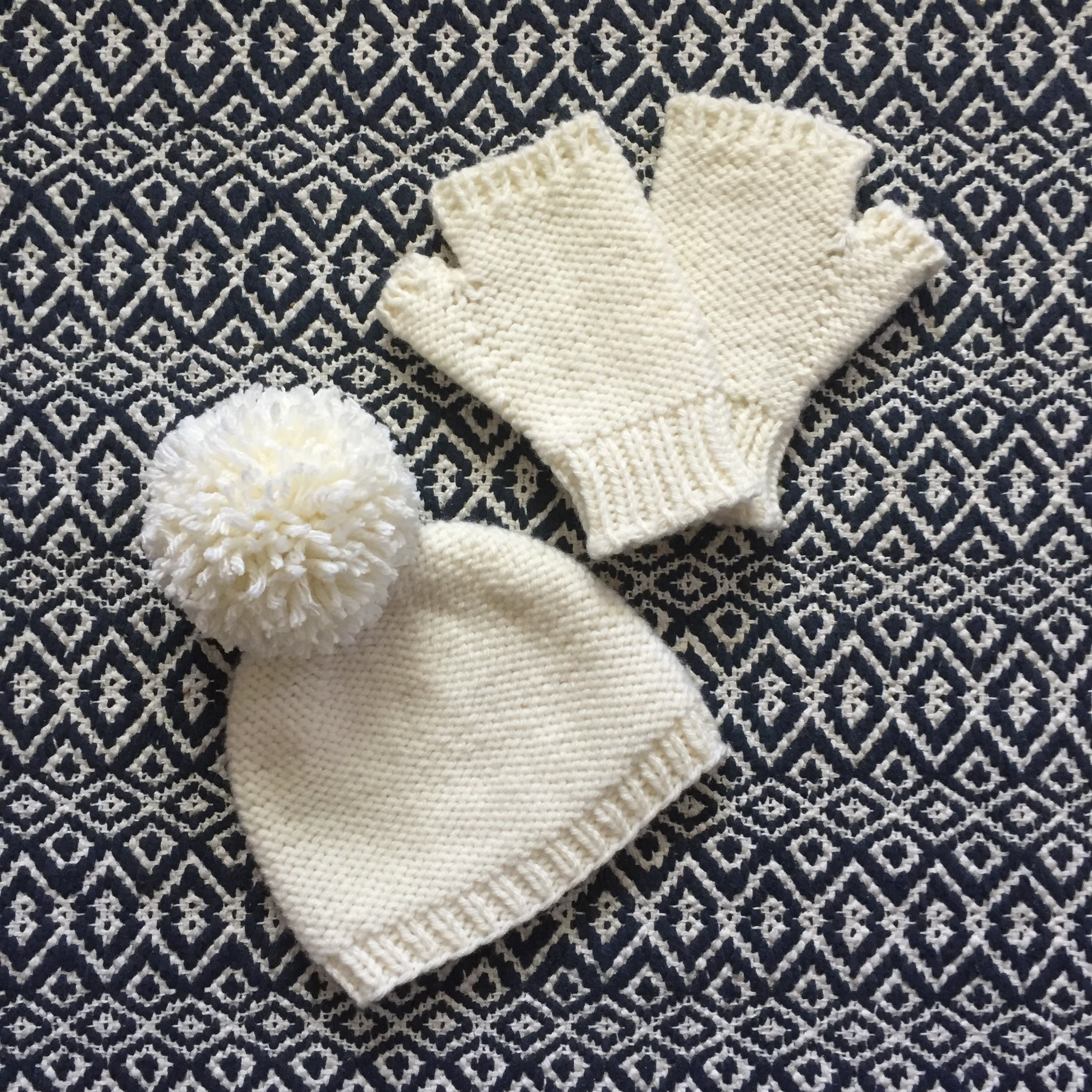 On the Flip Side Hat and Fingerless Gloves Set Pattern