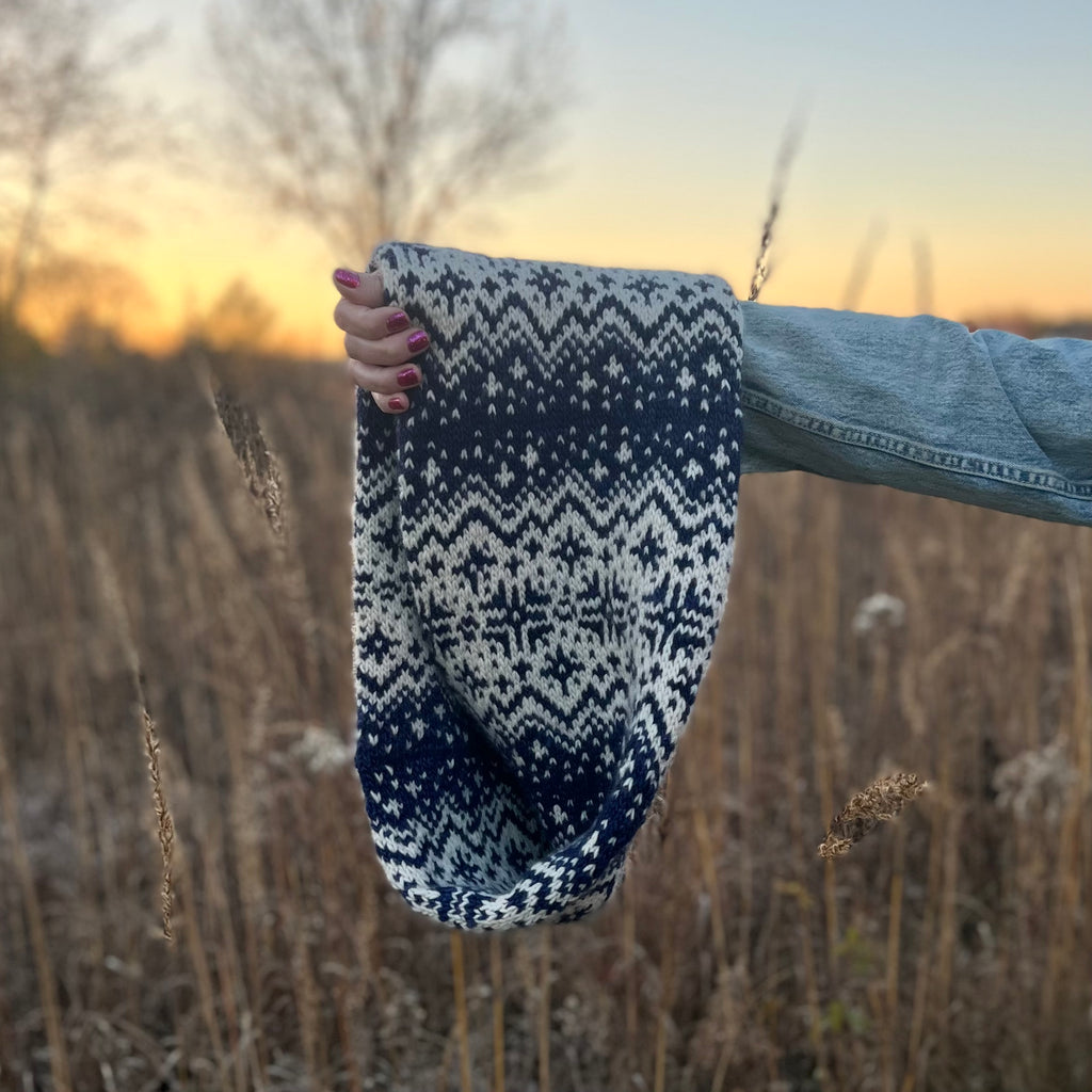Suzy Snowflake Cowl knitting pattern