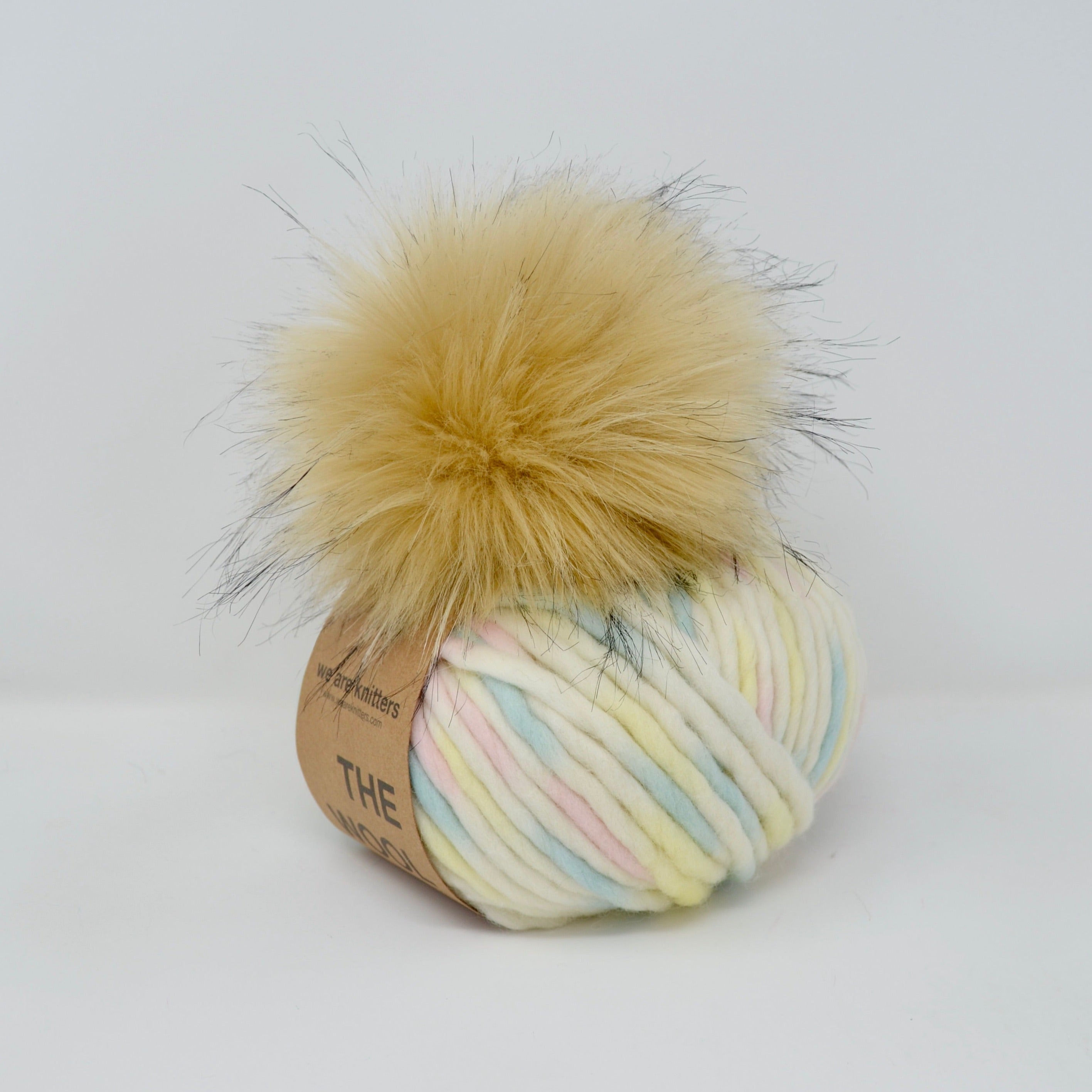 Super Bulky Skein + Pom Kit (Marshmallow/Daisy)