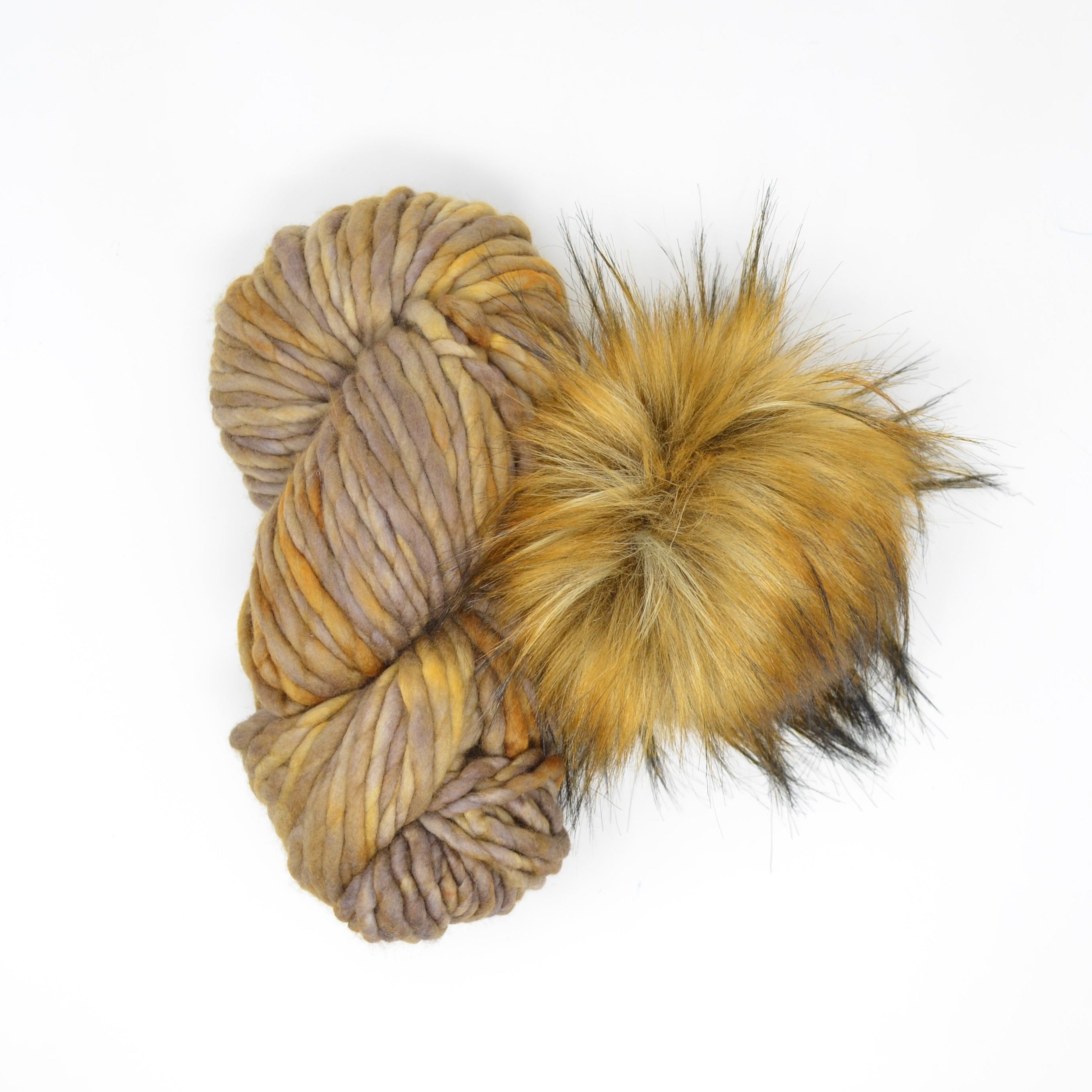 Super Bulky Skein + Pom Kit (Laguna Negra/Kodiak)