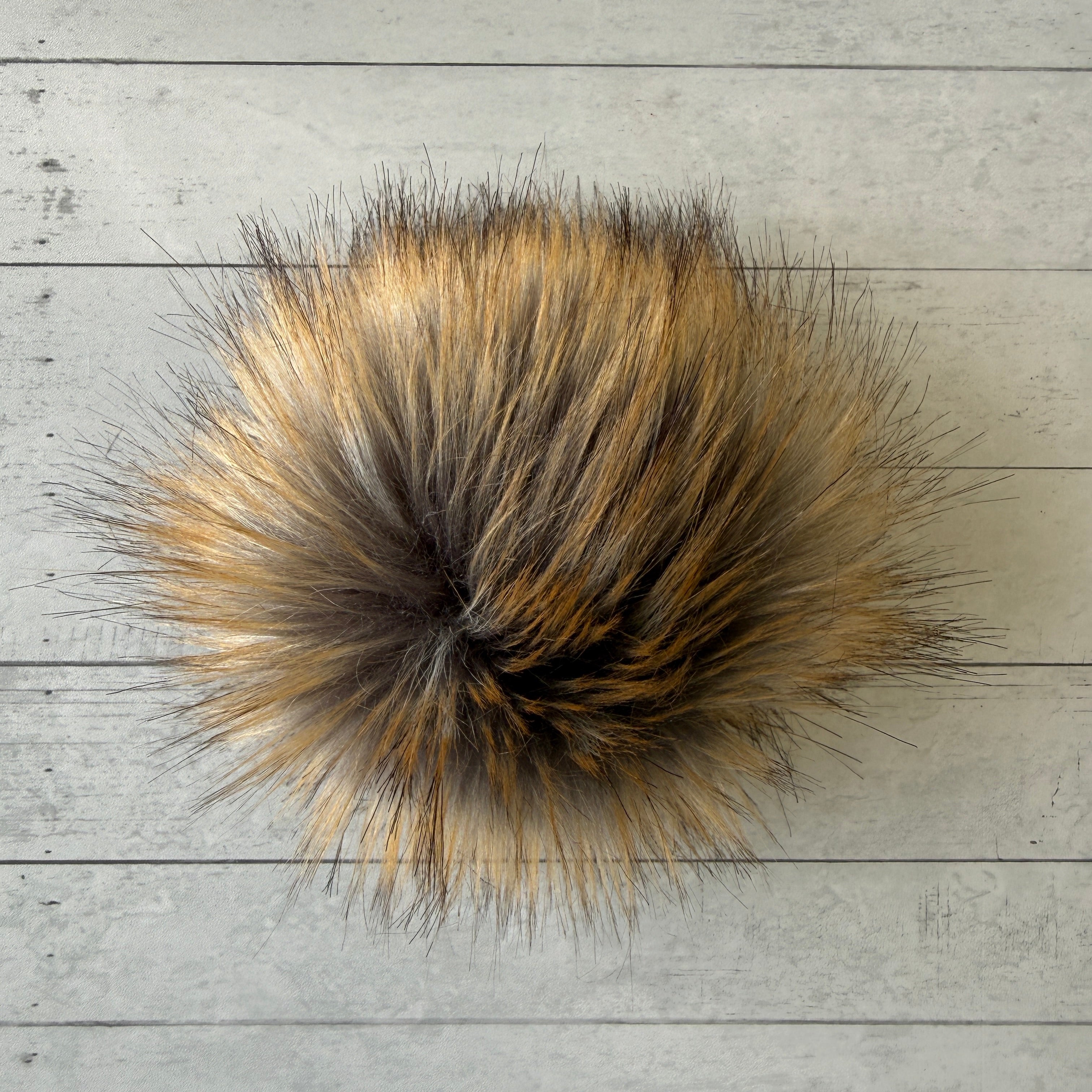 COYOTE luxury faux fur pom pom