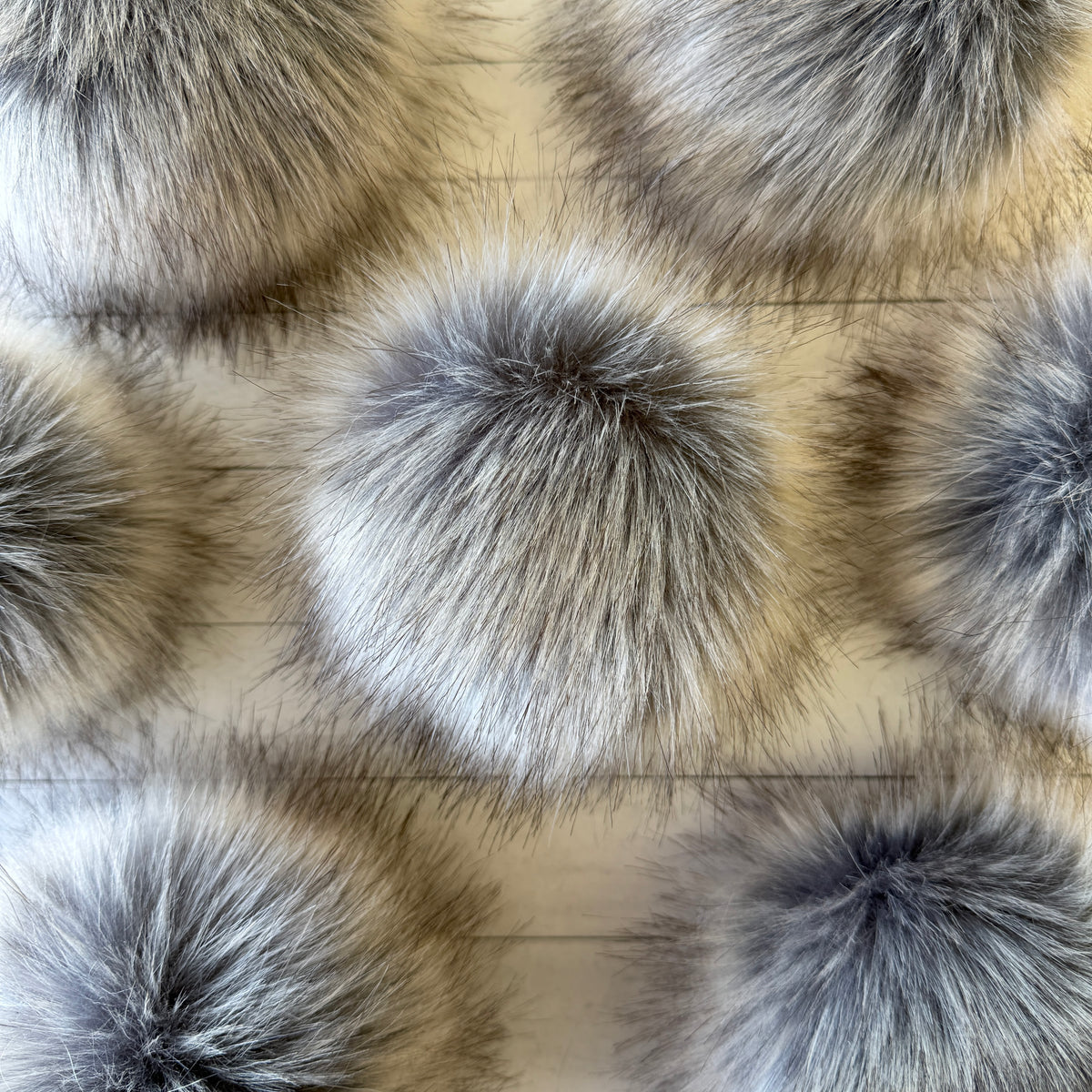 SMOKE luxury faux fur pom pom