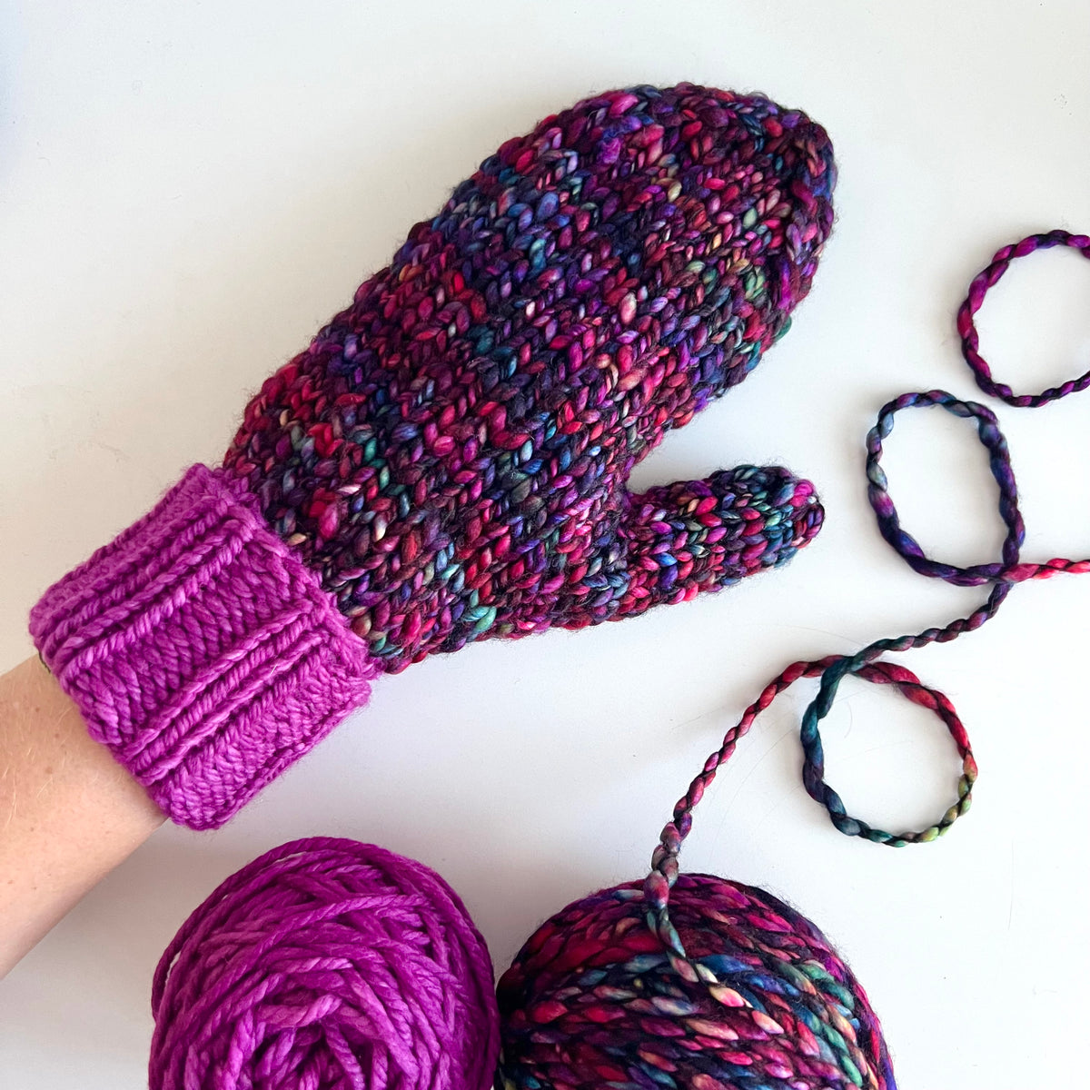 Spearmint Mittens Pattern – Three Birds Yarn Studio