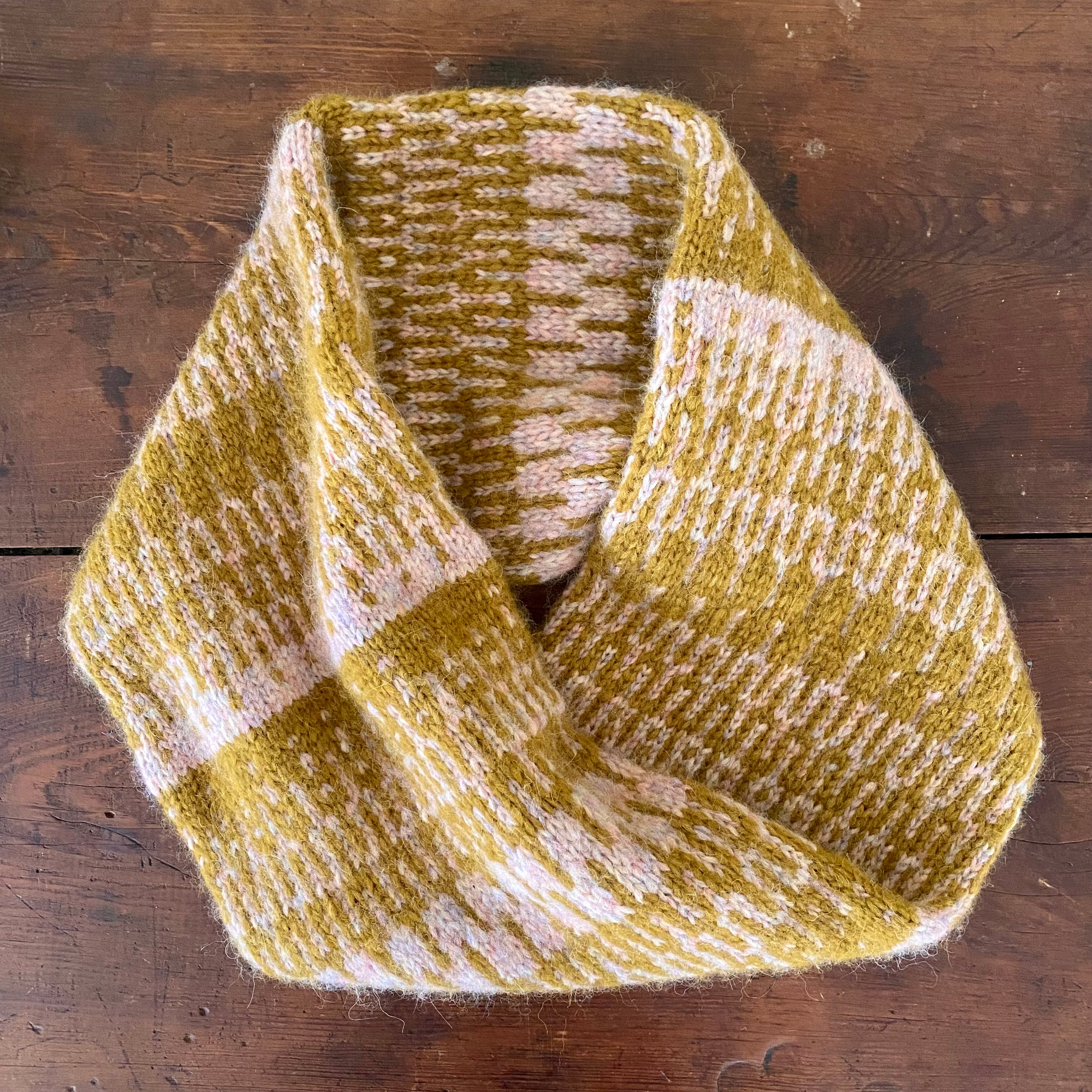 Accumulation Cowl Pattern