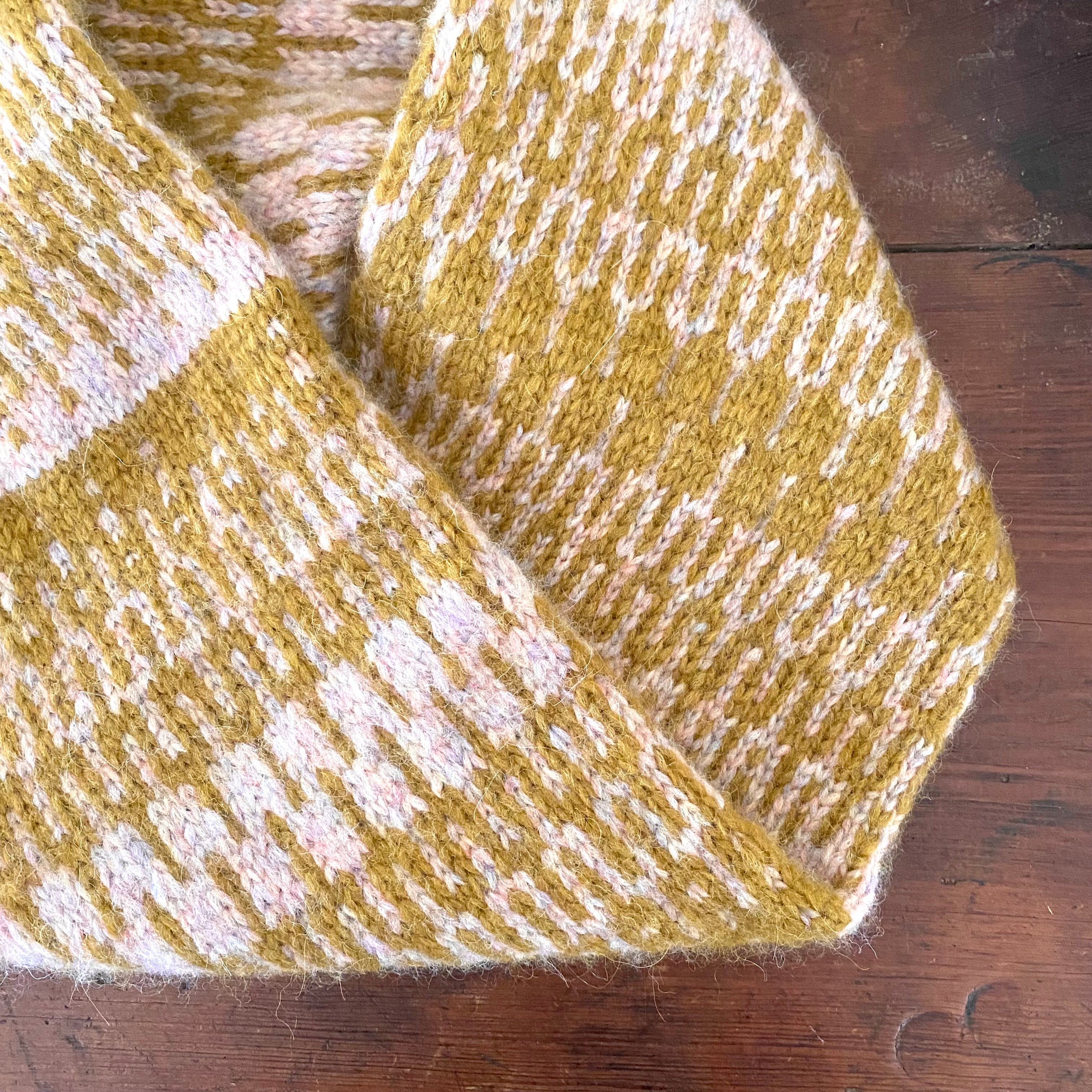 Accumulation Cowl Pattern