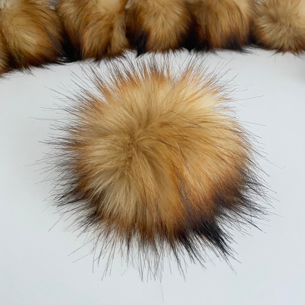 CINNAMON luxury faux fur pom pom