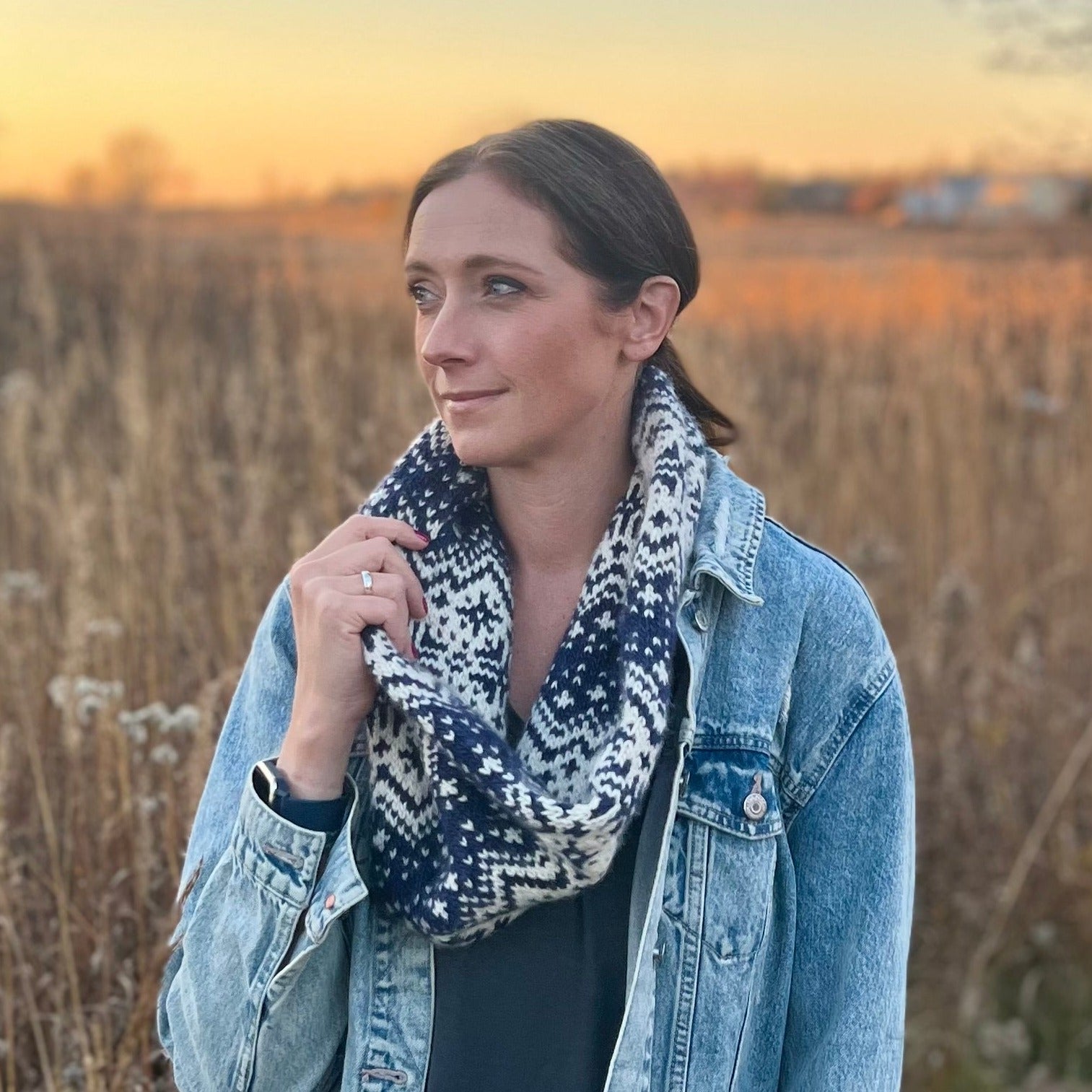Suzy Snowflake Cowl Pattern
