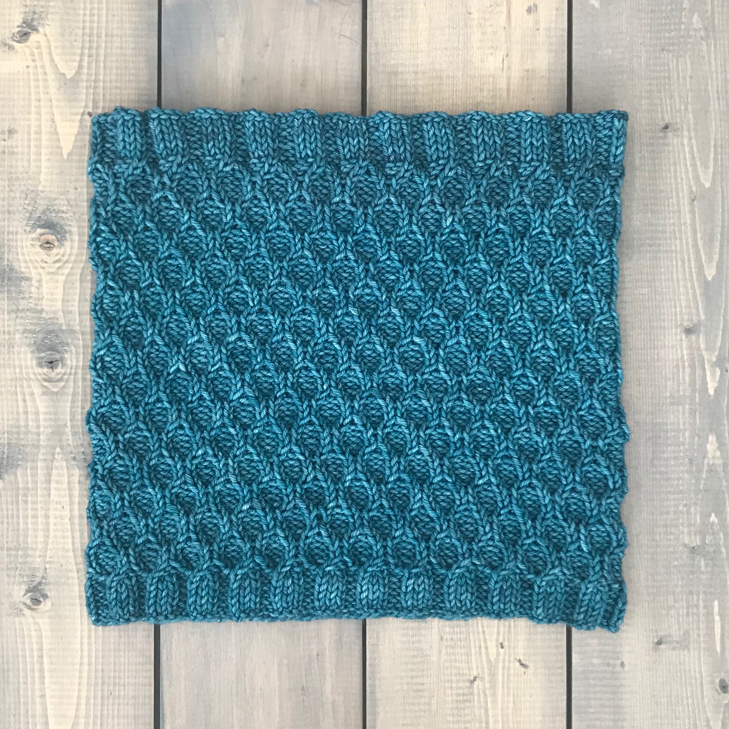 Busy Bee Cowl Pattern